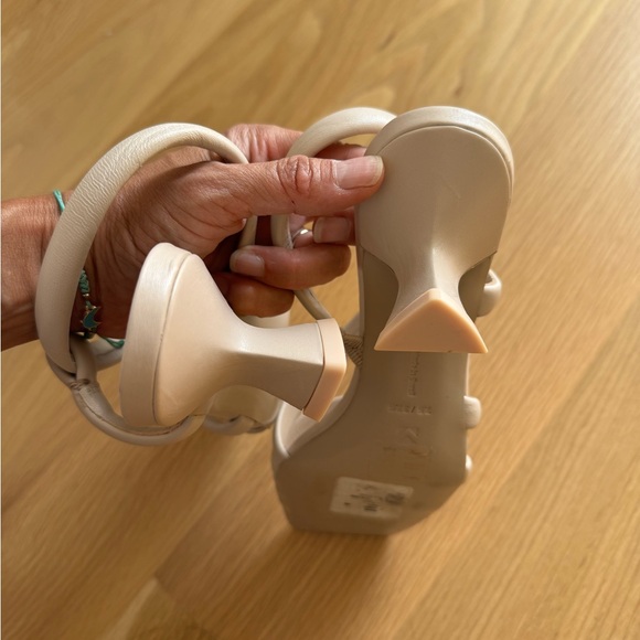 Mercedes Castillo Aline Slingback Heels - Picture 4 of 6